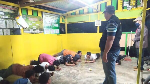 Kumpul di Malam Hari Saat Pandemi, Belasan Remaja di Jambi Dihukum Push-up