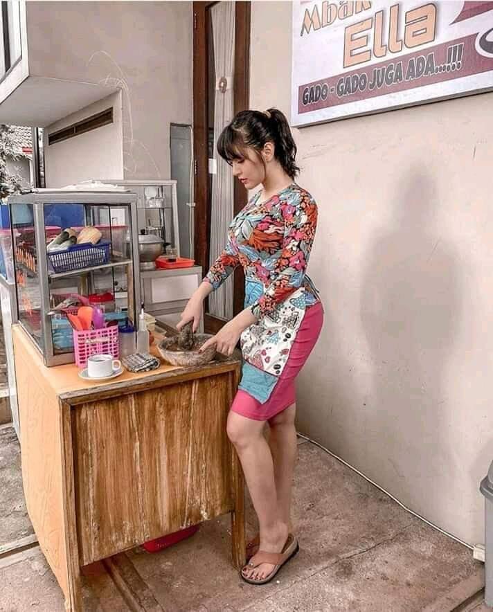 Di Rumah Aja Bikin Banyak Orang Cantik, Jadi Beralih Dagang Depan Rumah.