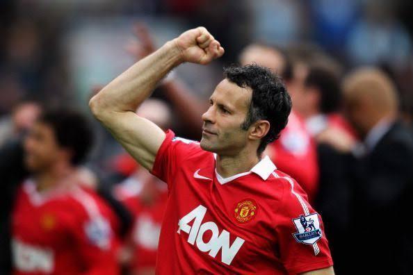 10 Pemain Dengan Penampilan Terbanyak Di Liga Primer Inggris, Nomor 1 Mengejutkan