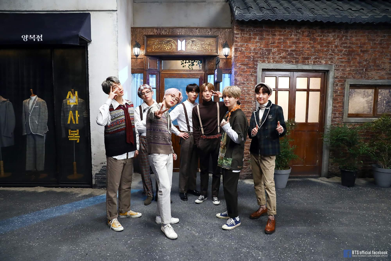 '2 COOL 4 SKOOL' Debut di Chart World Album Berkat April Fools!