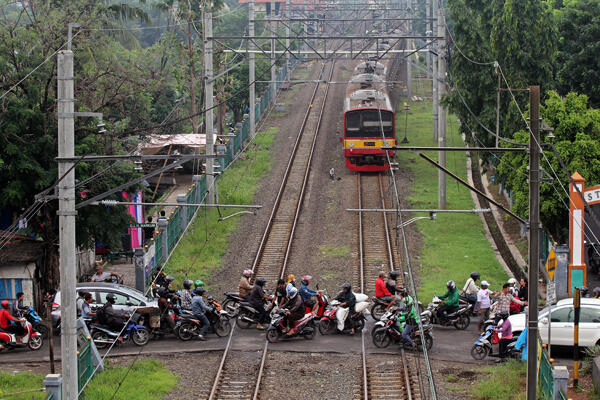 Bisakah Kereta Berhenti Mendadak Demi Hindari Kecelakaan? Ternyata Ini Alasan nya