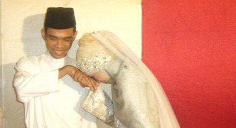 Dicerai Ustaz Abdul Somad, Mantan Istri Kini Jualan Rendang Jadi Sorotan