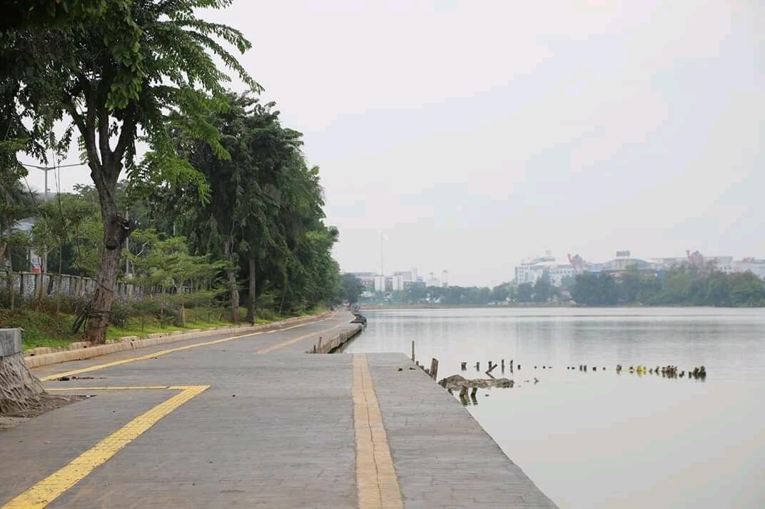 5 Hari Masa PSBB, Sungai Sunter Jakarta Tampak Begitu Tenang