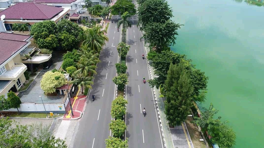 5 Hari Masa PSBB, Sungai Sunter Jakarta Tampak Begitu Tenang