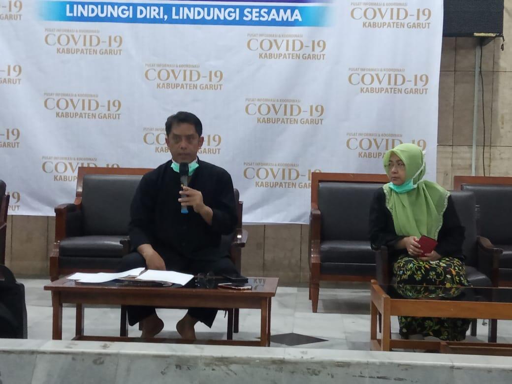 dr. Hj. Een RSUD Garut, Hubungan Suami Istri Di Stop Dulu Selama Corona