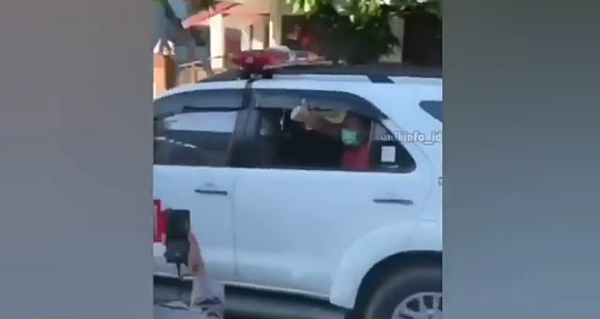 Viral, Dukungan Masyarakat untuk Pasient Positif Corona Ini Sangat Mengharukan!