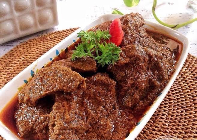 Pilih Mana?? Rendang Jengkol Atau Rendang Daging?