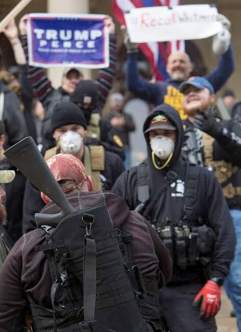 Amerika Protest &quot;Stay At Home&quot; Kami Butuh Kerja Sambil Bawa Senjata Api