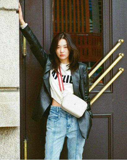 9 OOTD Kasual Dan Maskulin Ala Seulgi Red Velvet