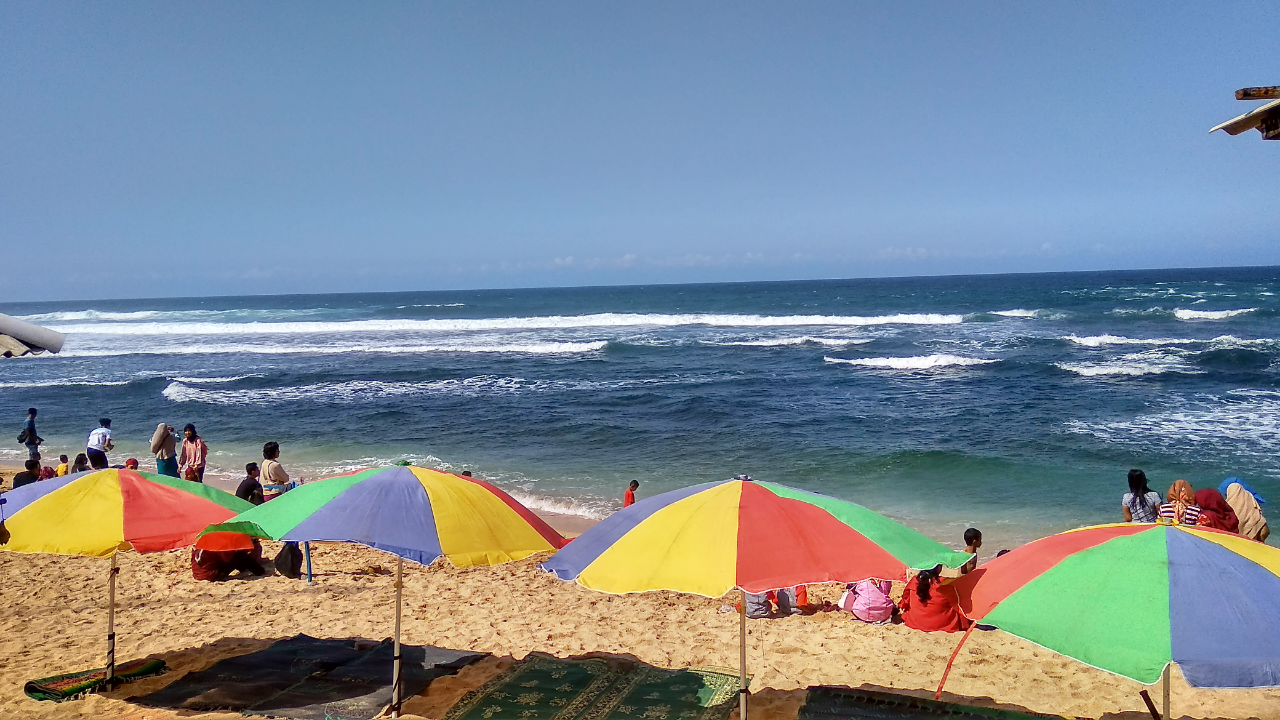 PESONA PANTAI INDRAYANTI ,PRIMADONA BARU GUNUNG KIDUL JOGJAKARTA 