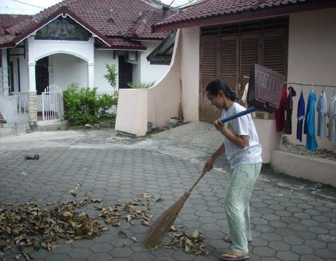 Dari Inisiatif Membersihkan Sampah Dedaunan, Ternyata Disambut POSITIF !