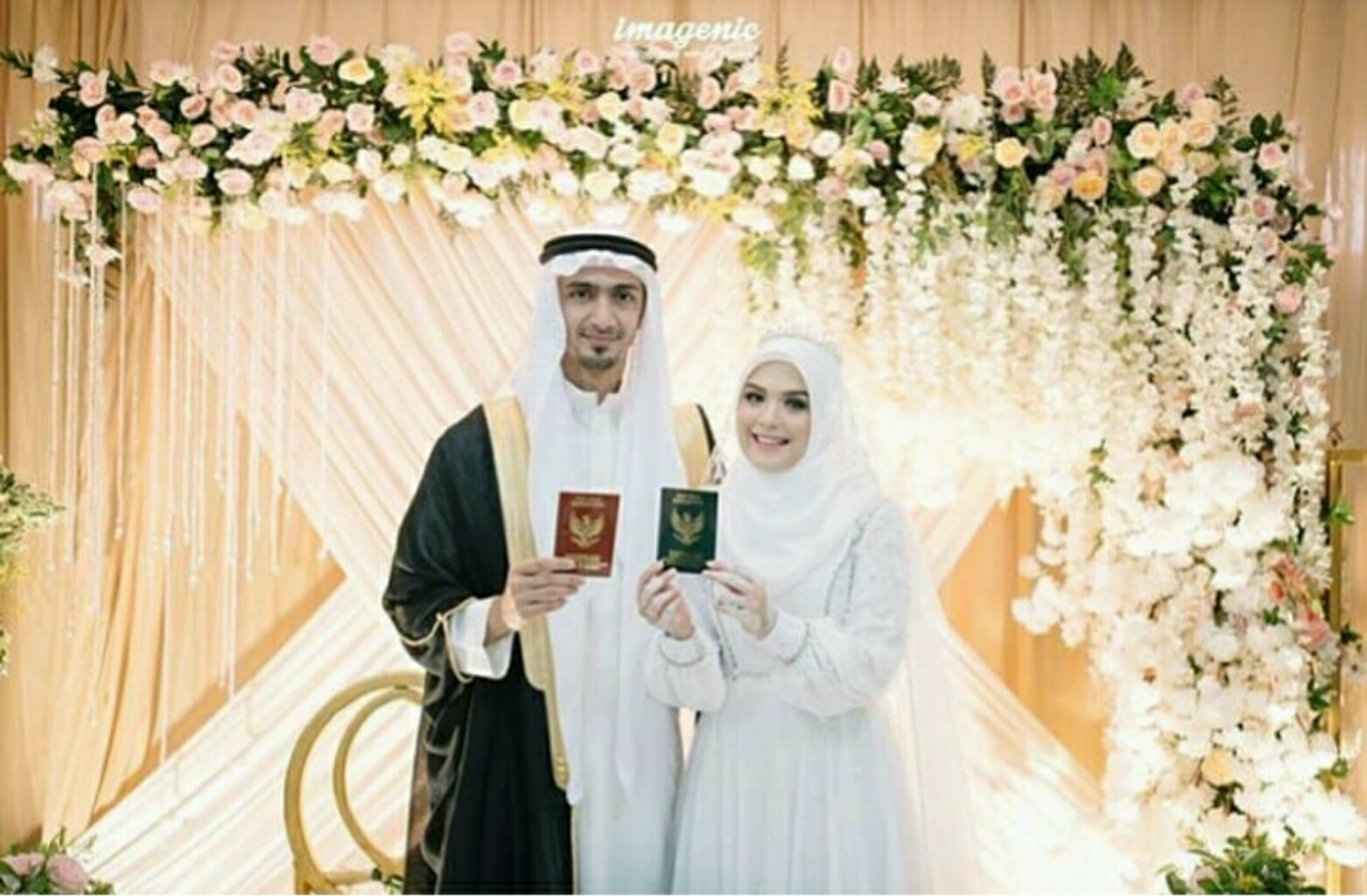 Menikah dengan Pria Keturunan Arab! Nih, Potret Kebahagiaan Pernikahan Vebby Palwinta