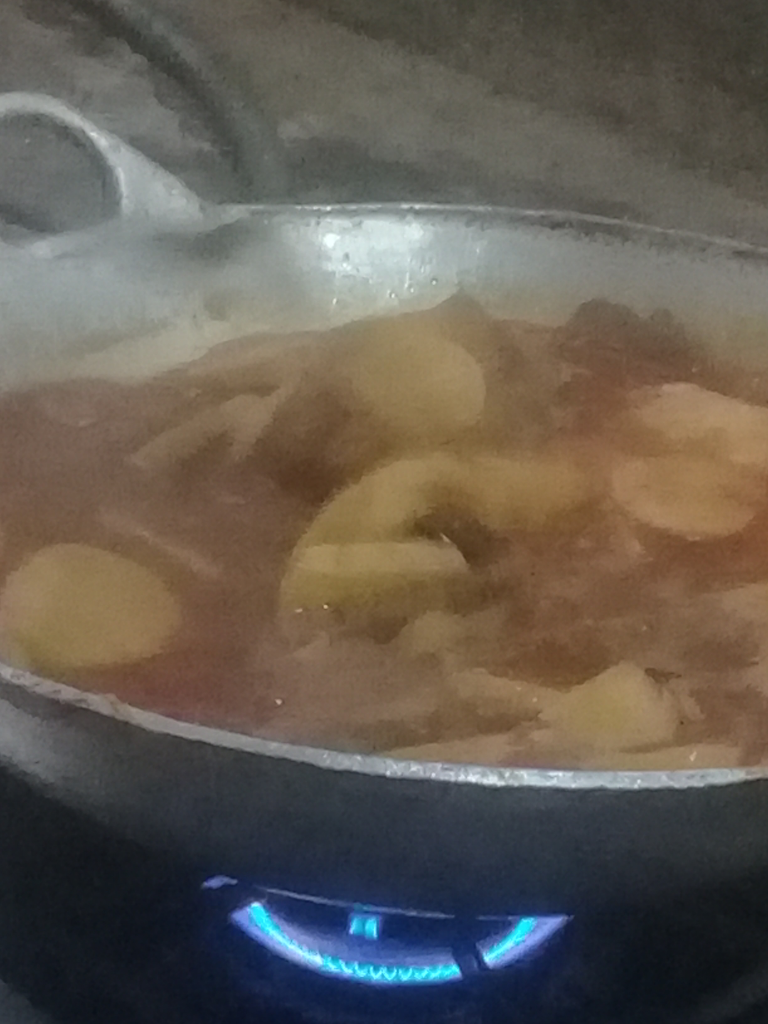 Makan Siang? Kuy Kita Intip Ayam Geprek Sambel Pedas Bikin Dower 