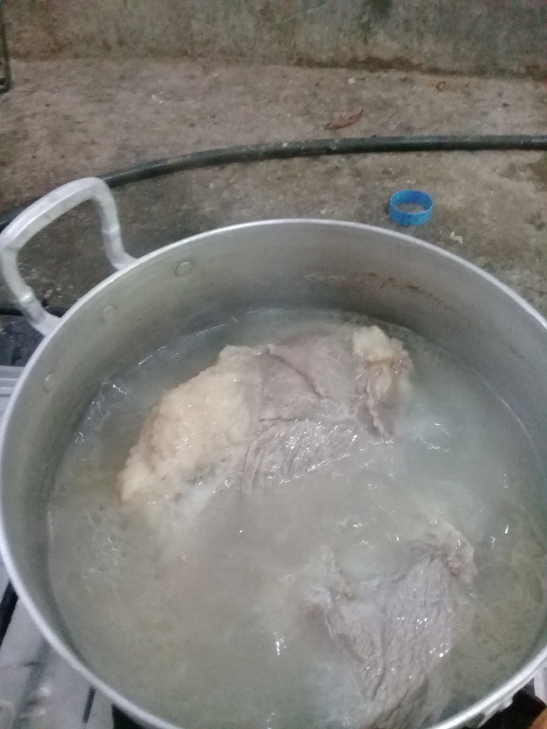 Makan Siang? Kuy Kita Intip Ayam Geprek Sambel Pedas Bikin Dower
