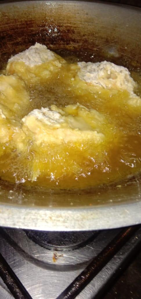 Makan Siang? Kuy Kita Intip Ayam Geprek Sambel Pedas Bikin Dower 