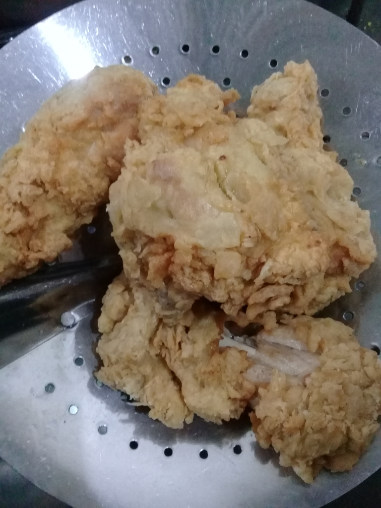 Makan Siang? Kuy Kita Intip Ayam Geprek Sambel Pedas Bikin Dower 