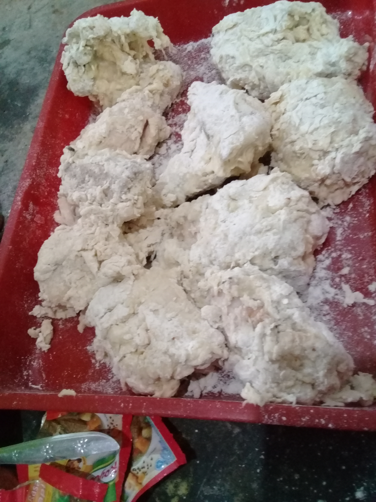 Makan Siang? Kuy Kita Intip Ayam Geprek Sambel Pedas Bikin Dower 