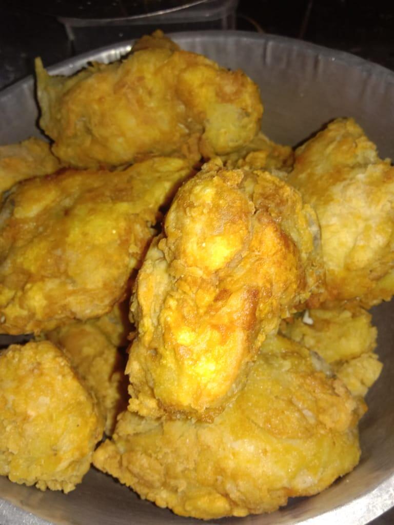 Makan Siang? Kuy Kita Intip Ayam Geprek Sambel Pedas Bikin Dower