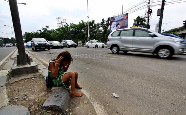 Berbagi Itu Sesuatu: Setumpuk Pakaian Kekecilan