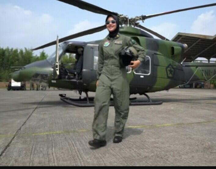 Cerita di Balik Pilot Wanita Pertama di TNI AD