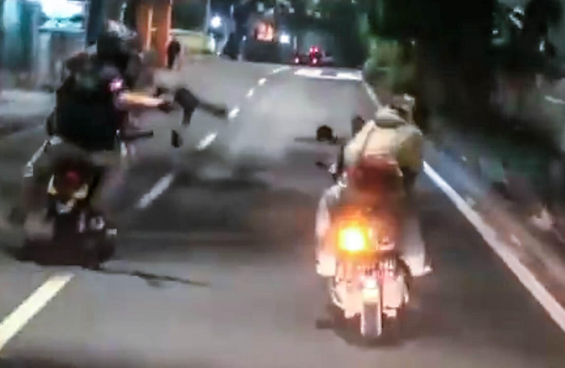 Viral Video Anggota Polisi Tembak-Tembakan Dengan Pelaku Begal Di Jakarta