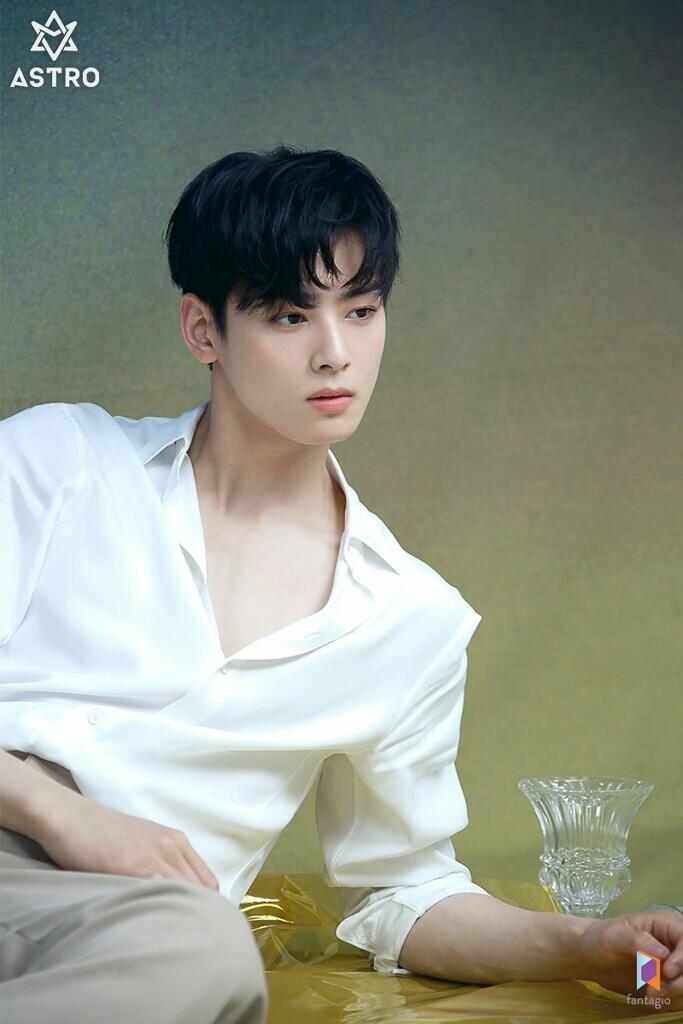 Cha Eun Woo Pertimbangkan Tawaran untuk Kembali ke Dunia Akting!