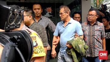 Tio Pakusadewo Ditahan Akibat Narkoba Di Genggamannya
