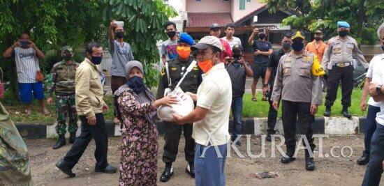 Warga Tebet Tak Kebagian Sembako, Kasudin Sosial Jaksel: Ini Sering Terjadi & Telat..