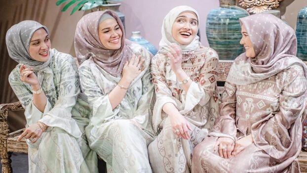 Gak Nyangka Udah Cantik, Shandy Aulia & Keluarga Saat Buka Puasa Sangat Toleransi