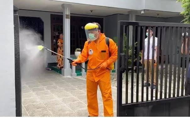 Bikin Disinfektan Sendiri, Pakai 5 Cairan yang Biasa Ada di Rumah Ini
