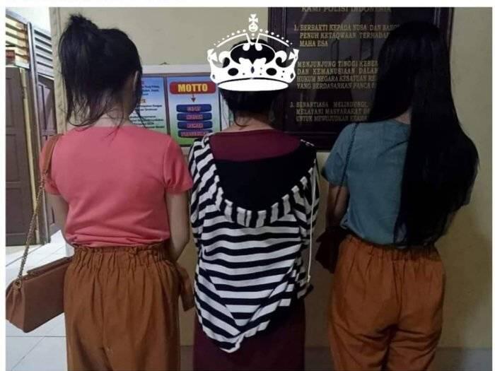 Bukan nya Belajar, 3 Siswi SMA Ini Malah Live IG Sambil Lepas BH