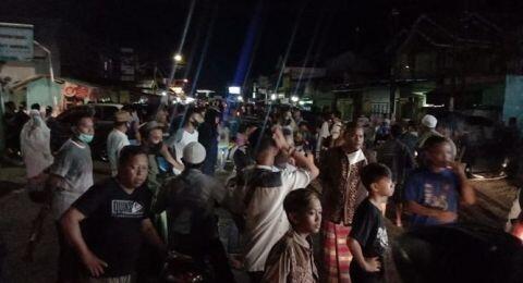 Dilarang Salat Tarawih di Masjid, Warga Blokade Jalan Trans Sulawesi
