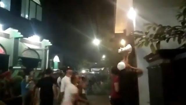 Viral Aksi Remaja Pulo Gadung Mengamuk Lantaran Tarawih di Masjid Dikritik