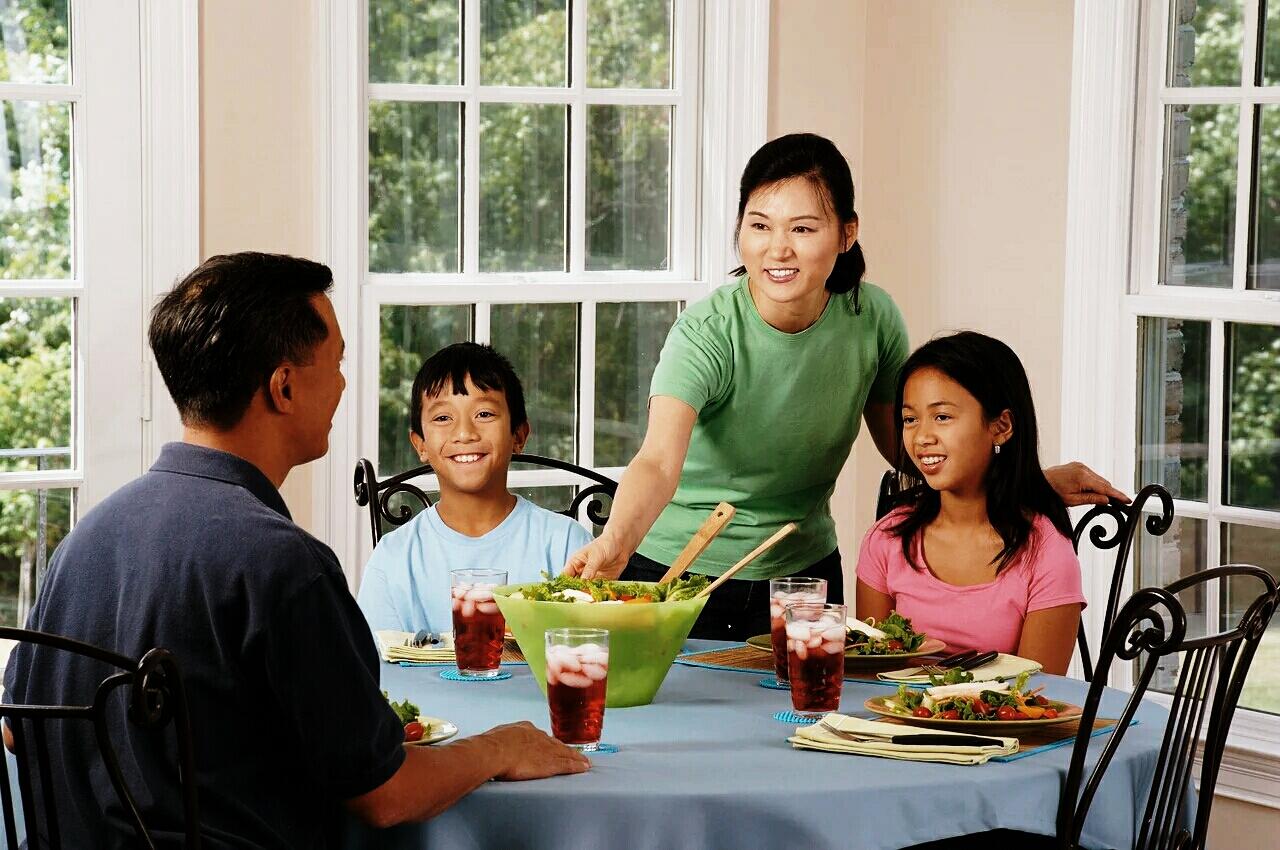 Tips Sederhana Mengajarkan Anak Berpuasa dengan Bahagia