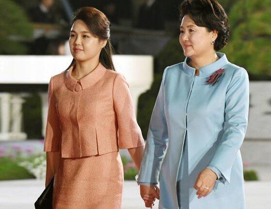 Ri Sol Ju: Sosok Istri Kim Jong Un yang 'Lumayan' Fashionable