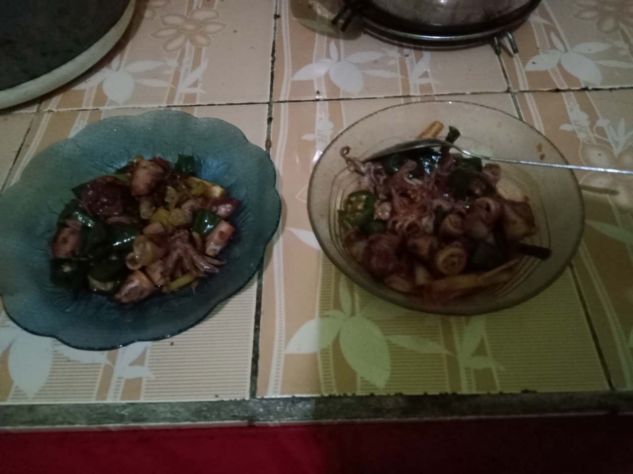 Berbuat Kebaikan Dengan Melakukan Hal-hal Kecil Dan Bermanfaat Di Dalam Rumah