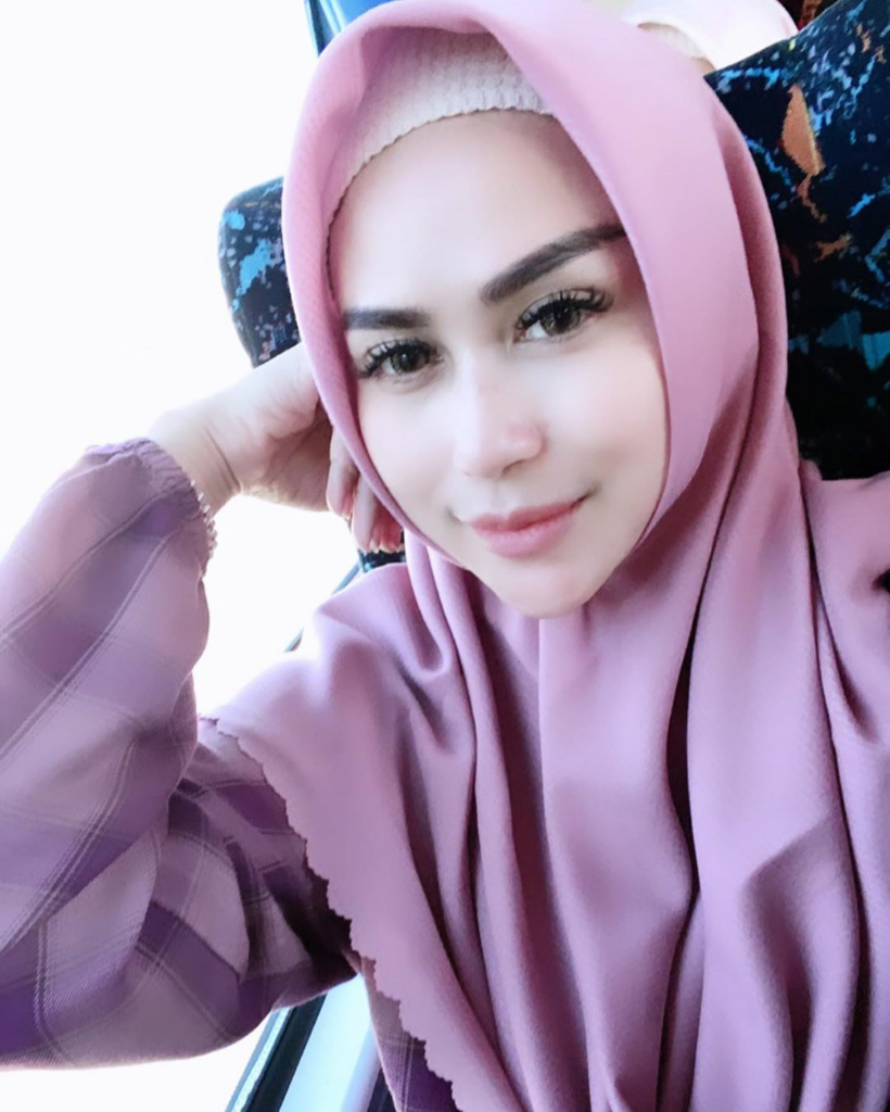 Si 'Pemersatu Bangsa' Bebizie Fatlanay Masak Rendang Buka Puasa Ramadan, Tapi Rasanya