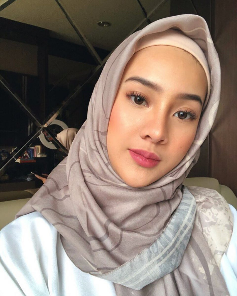 Cantiknya si 'Pemersatu Bangsa' Anya Geraldine Saat Berhijab, Calon Istri Idaman