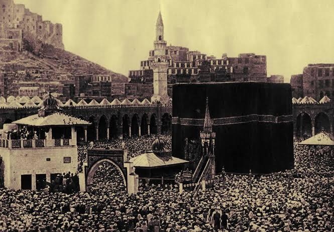 Kasus Pencurian Hajar Aswad dan Tumpukan Jasad di Sumur Zamzam