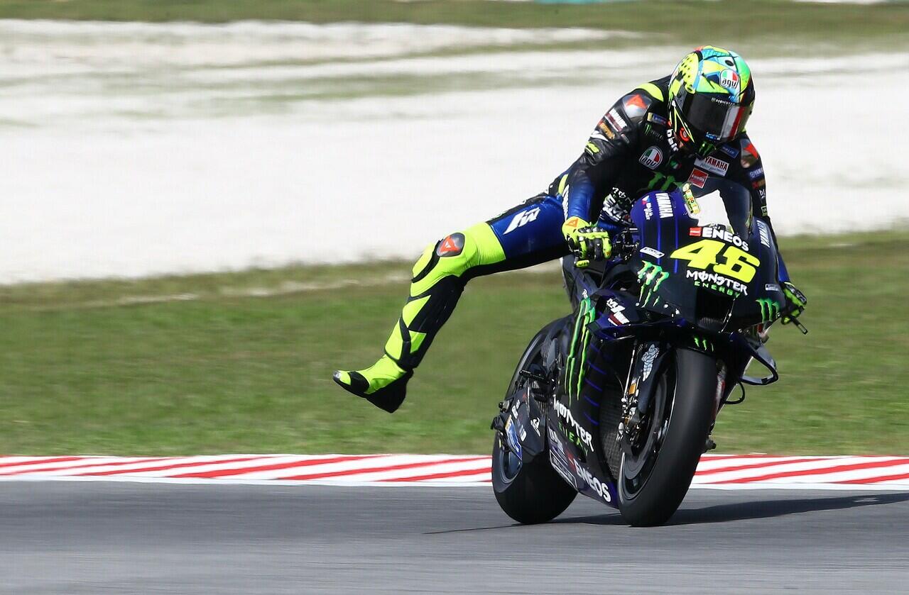Kenapa Para Pembalap MotoGP Setiap Belok Selalu Ngeluarin Kaki? Ini Jawabannya
