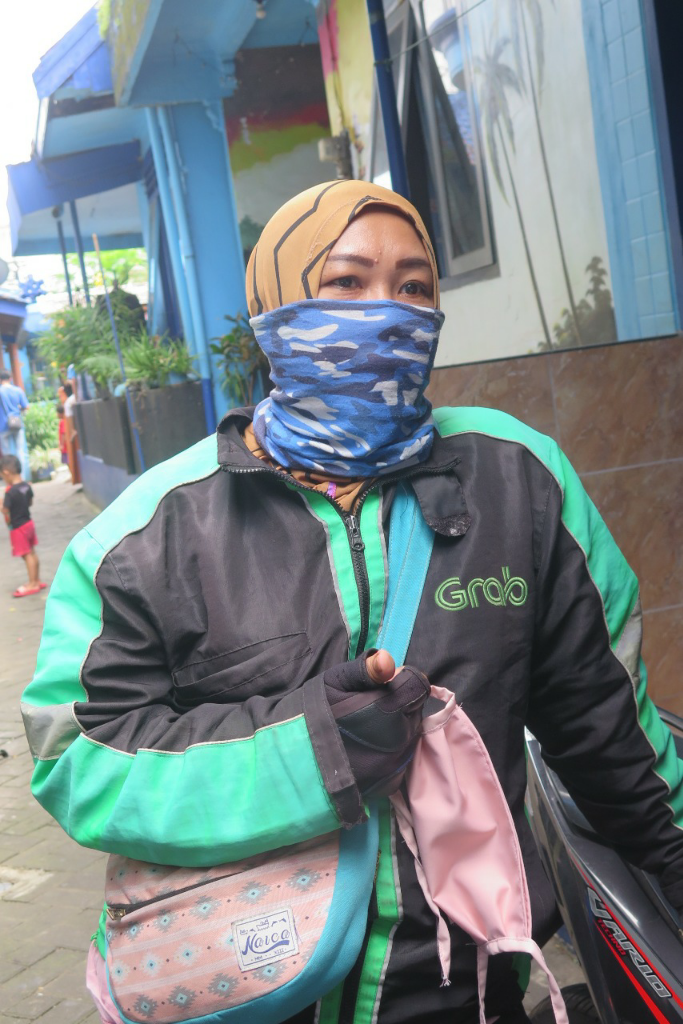 Dermawan Melalui Pekerja Harian