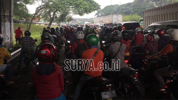 Hari Pertama PSBB Surabaya: Cek Poin Depan Cito Macet Parah, Ini 84 Titik Lainnya