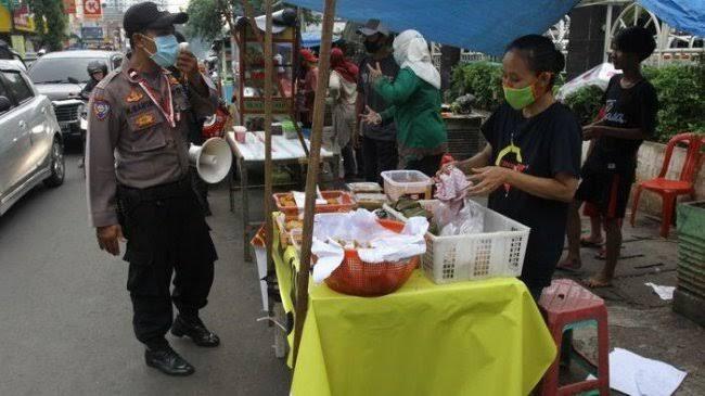 Jeritan Pedagang Kaki Lima Saat Mudik Dilarang karena Corona