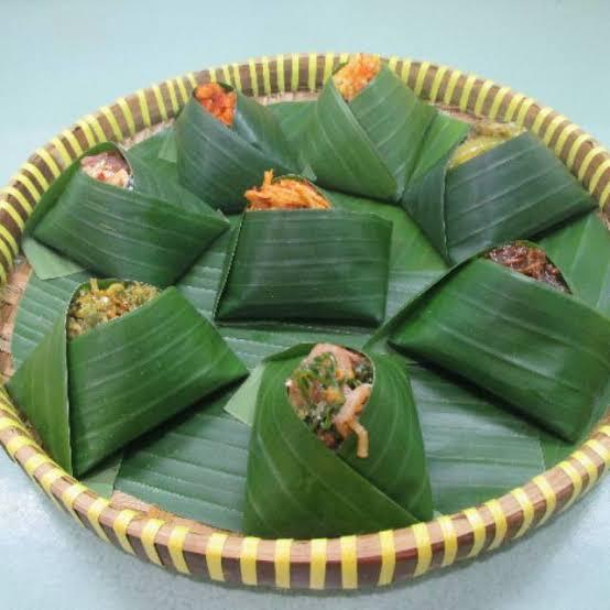 Nasi Anjing vs Nasi Kucing