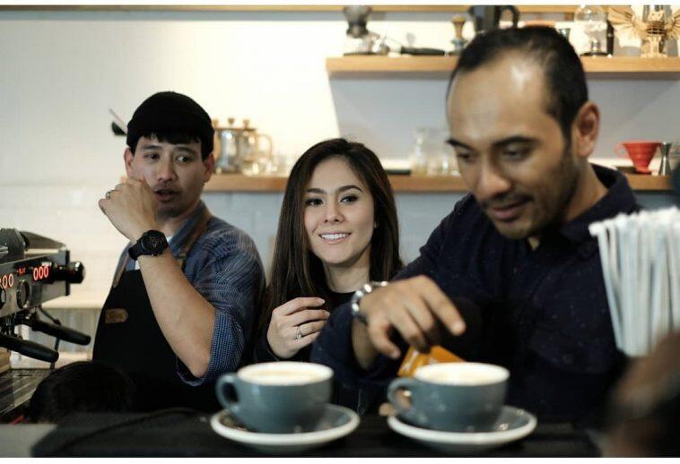 7 Public Figure Ini Mengikuti Trend Berbisnis Kopi Kekinian