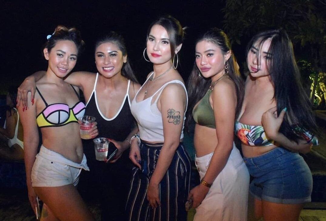 Berikut adalah 7 Wanita Yang Dianggap Terlalu Cantik Jadi Bintang Film Dewasa
