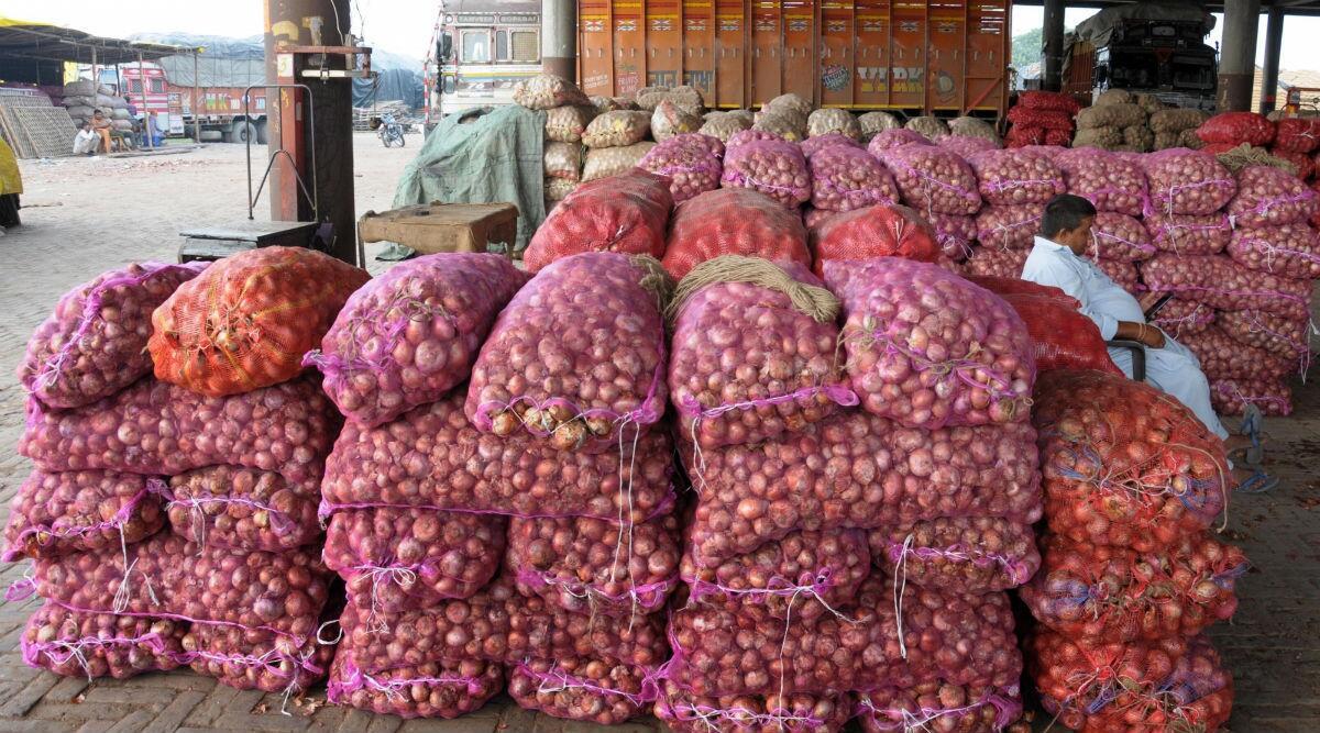 Terniat, Demi Mudik Pria Ini Beli Puluhan Ton Bawang Dan Menyamar Jadi Pedagang