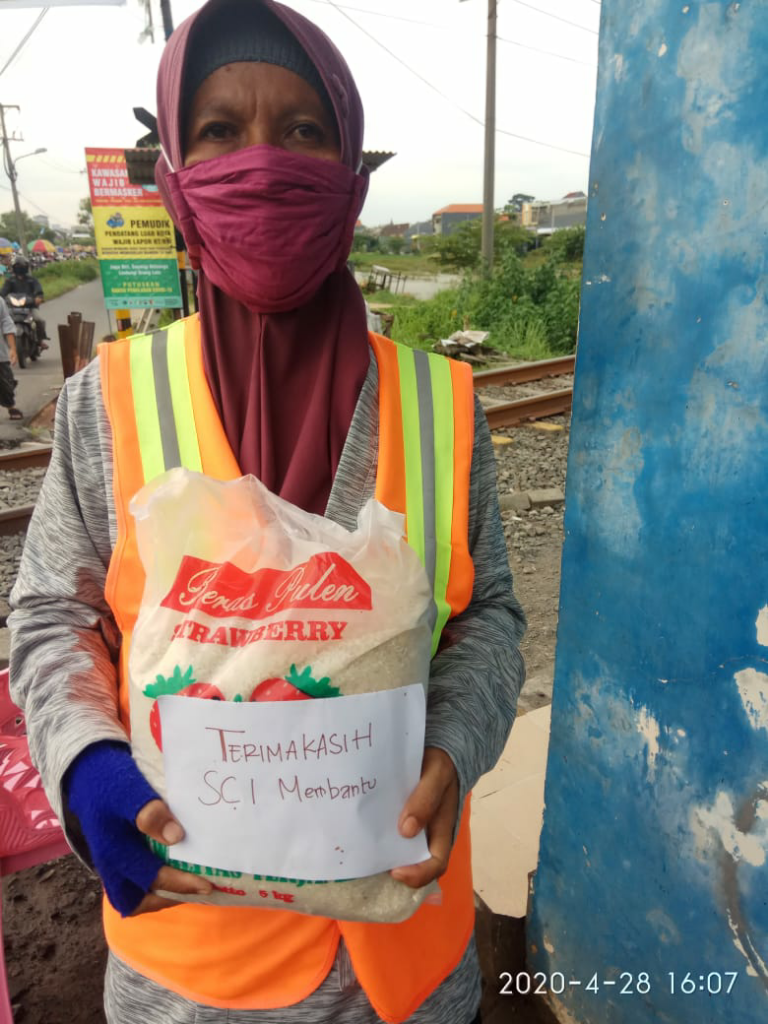 Gak Punya Duit? Tenang, Masih Bisa Sedekah, Kok!