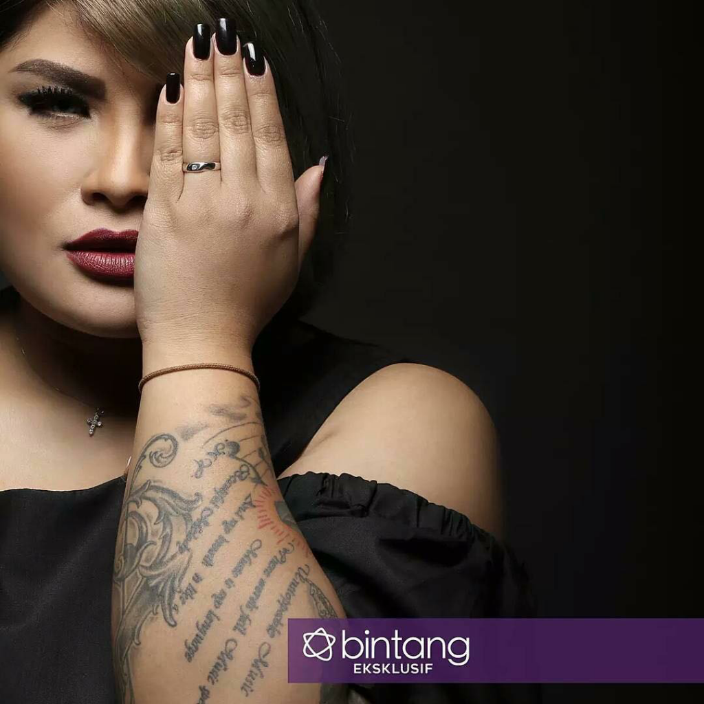 Tak Sangka Usai Tahajud Artis ini Putuskan Pindah Agama, Kini Tak Berpuasa Lagi