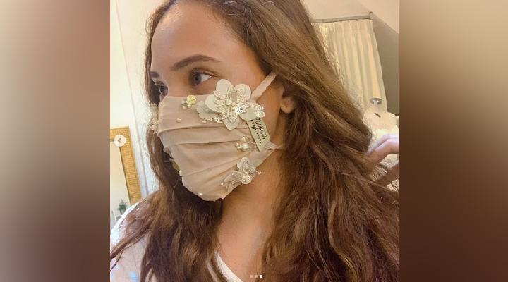 Tampil Lebih Gaya Dengan 4 Motif Masker Kain Unik. Penasaran? Masuk Gan!